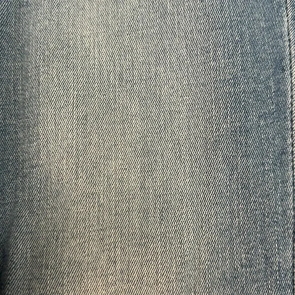 Levi’s ripped skinny jeans in perfect condition - Picture 3 of 3